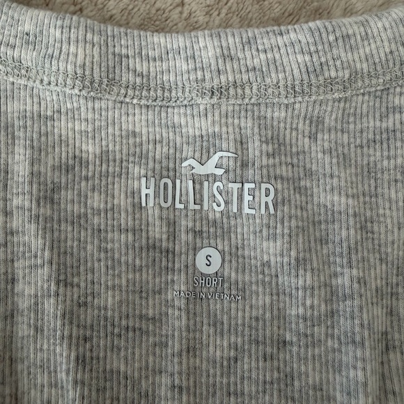 Hollister Light Gray Ribbed Tank Crop - Picture 3 of 3